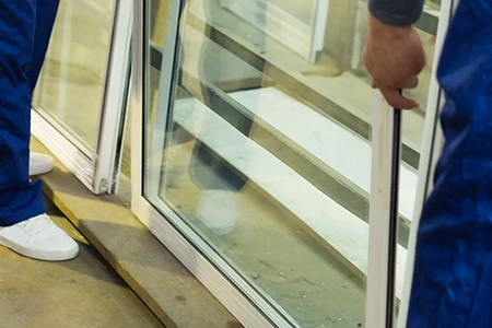 Commercial Glass Repair Technician in Westchase, FL